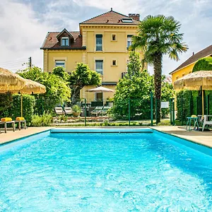 hotel-des-dauphins.hotels-rhonealpes.com/
