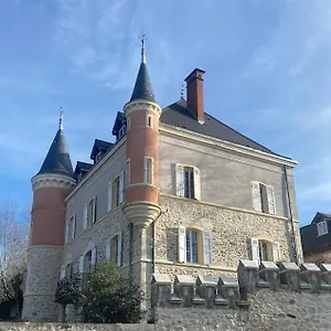 chteau-de-saint-genix.hotels-rhonealpes.com/